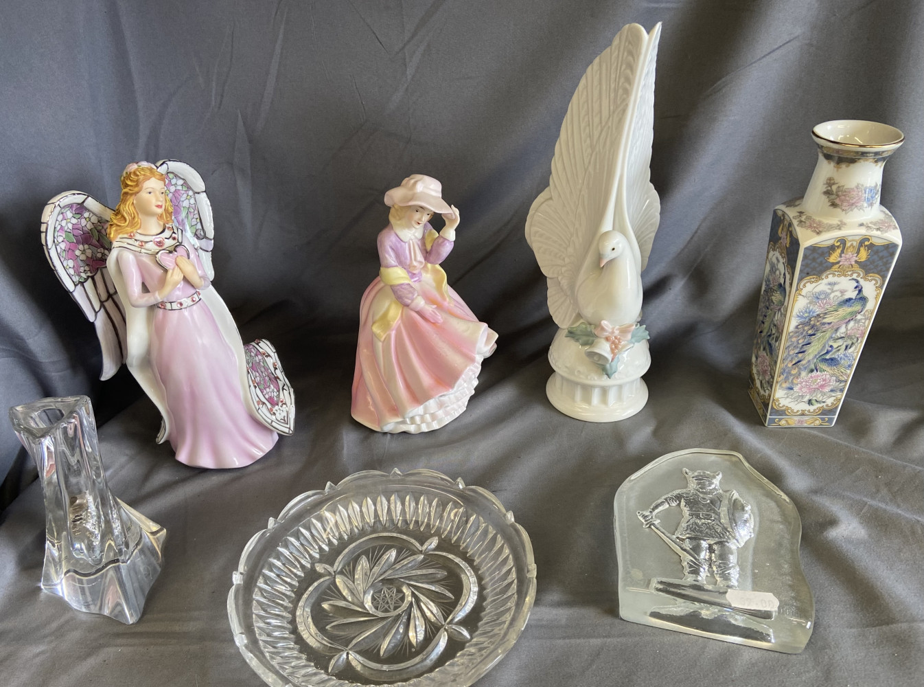 Lladro Dove and other glass and ceramic figures