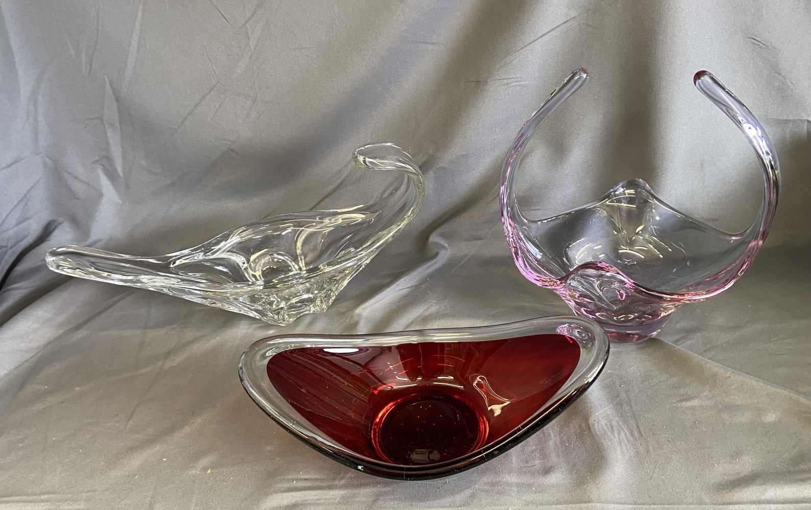 Vintage mid-century modern art glass pieces, likely from the 1950s possibly Murano, red 25 cms across