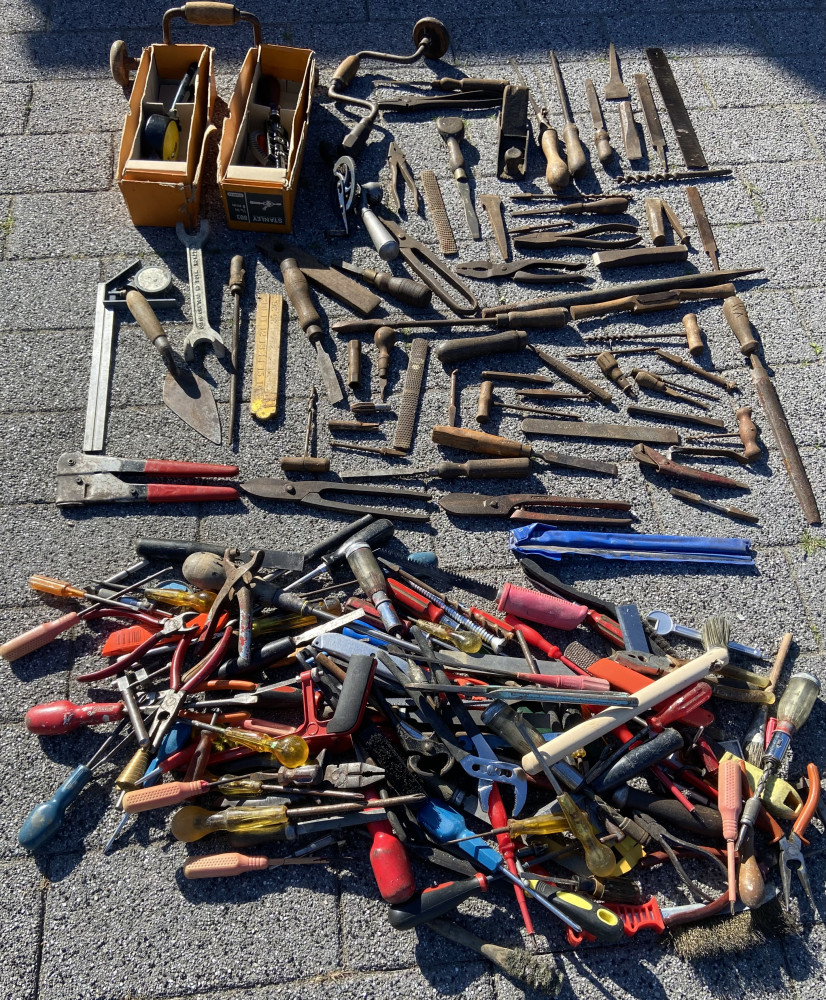 Huge lot of mixed hand tools