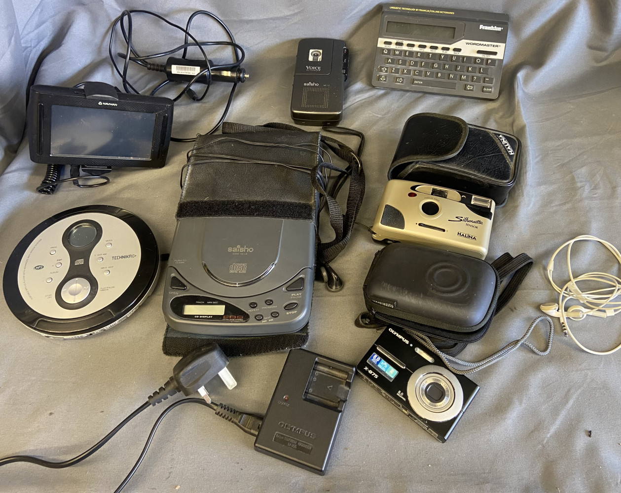 Discmans, cameras, sat navs and other electrical items