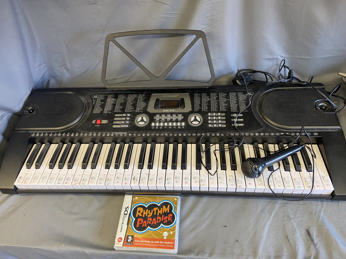 Crystals RK77 electronic keyboard with microphone