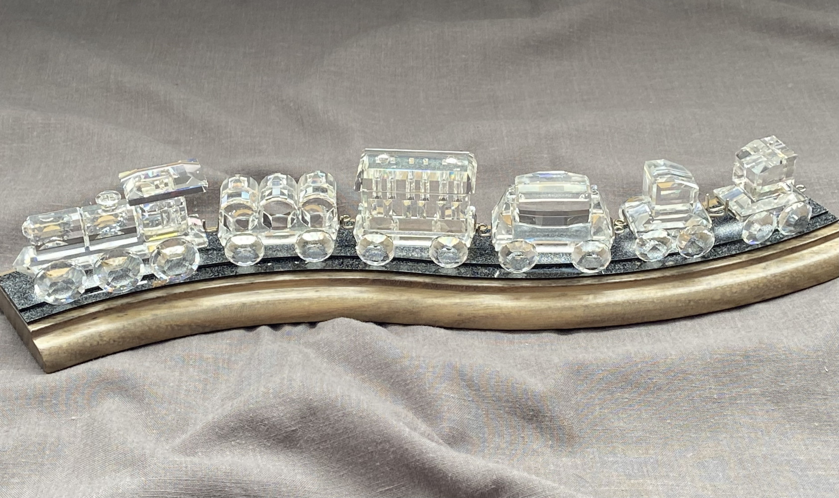Swarovski Crystal Train, including Tender Tipping Wagon, train and last wagon A/F part numbers 105151, 215170, 015147, 015145