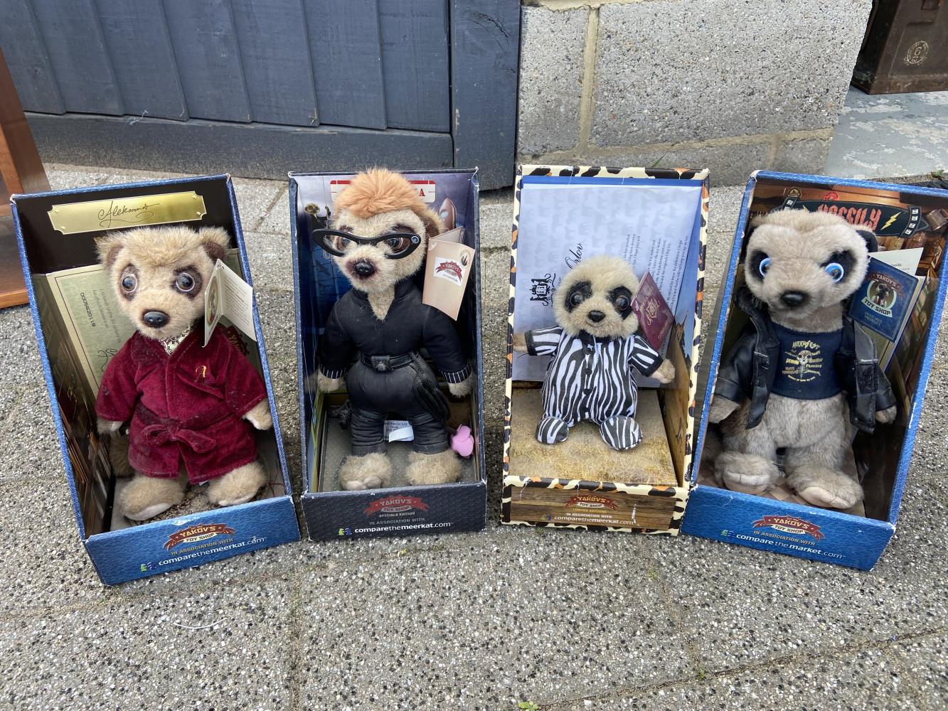 4 collectable Compare the Meerkat plush toys