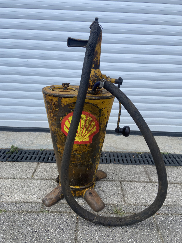 Shell Oil Dispenser