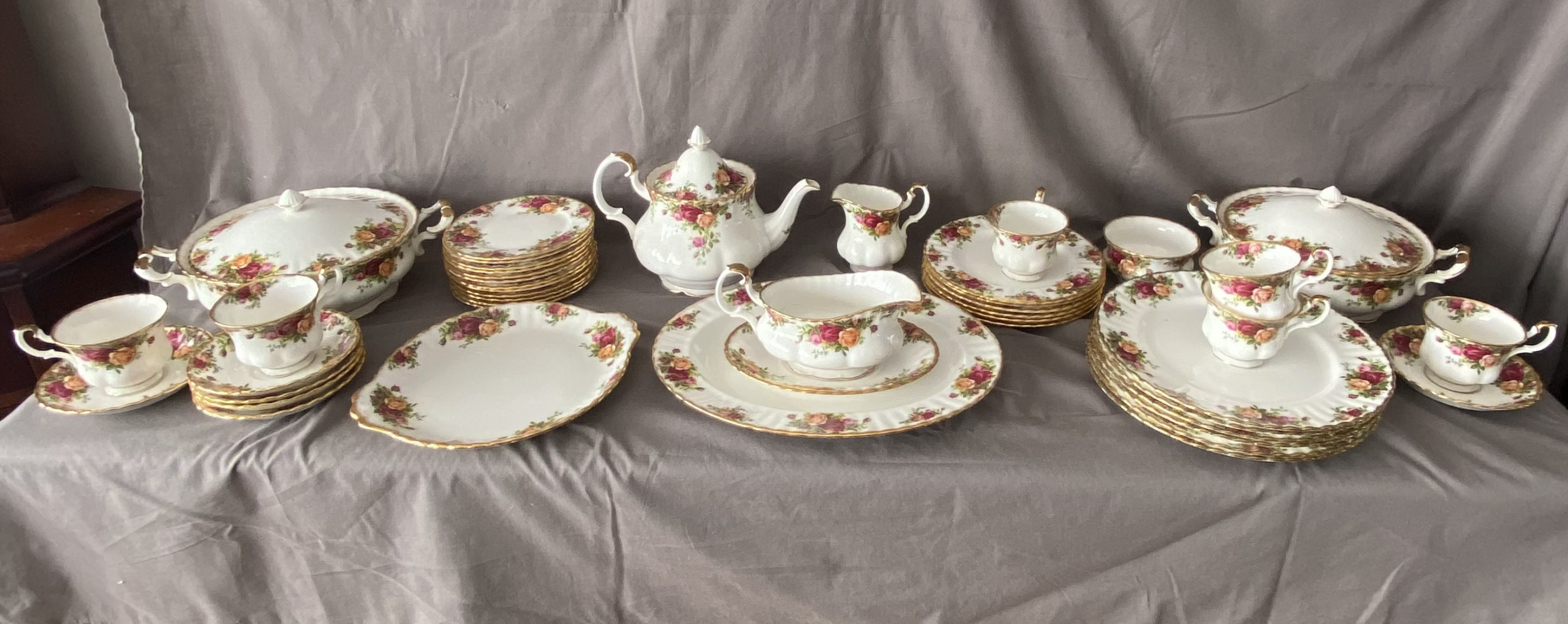 Large lot of Royal Albert Old Country Roses