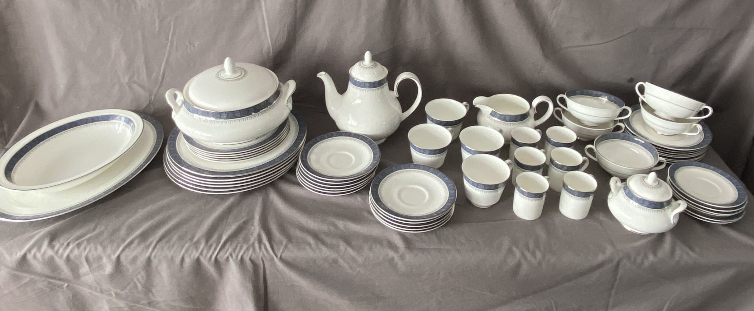 Royal Doulton large set in the Sherbrooke pattern H5009