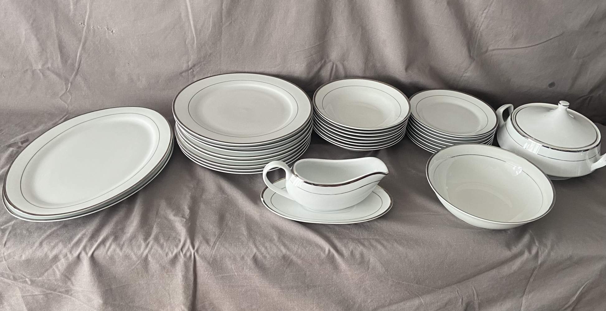 Large Trade Winds Tableware dinner set