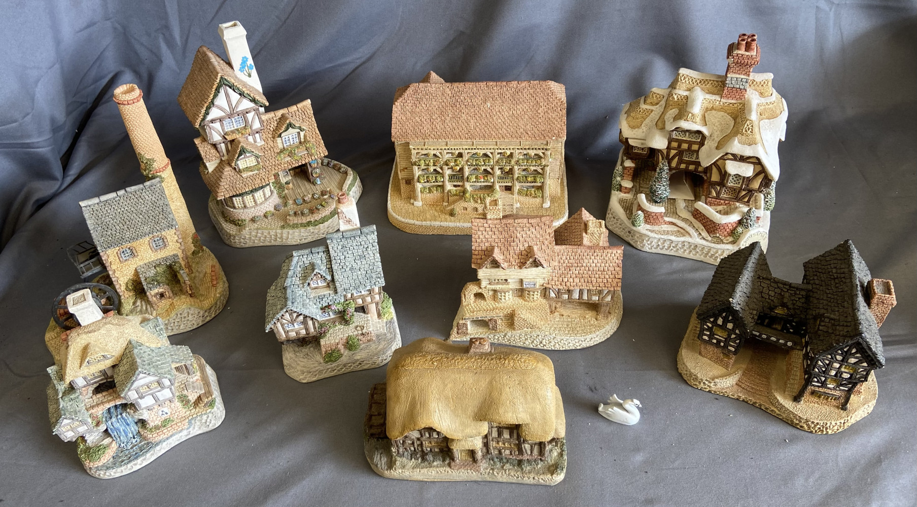 9 Large David Winter Cottages