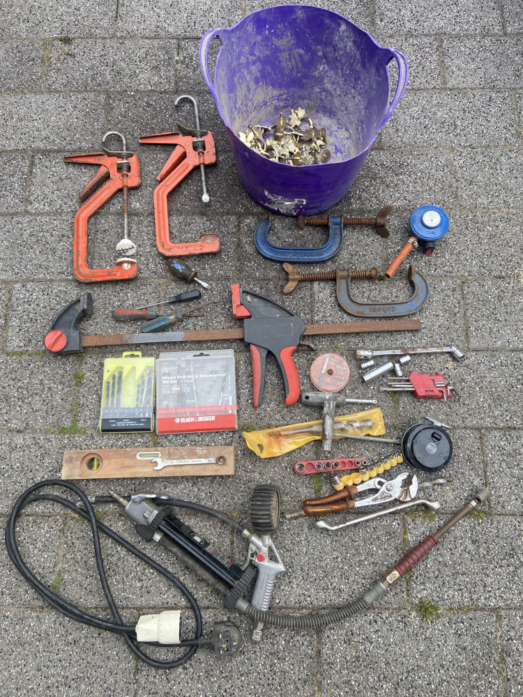 Mixed tools including Air tools, small snap spanner, brass handles and other mixed tools