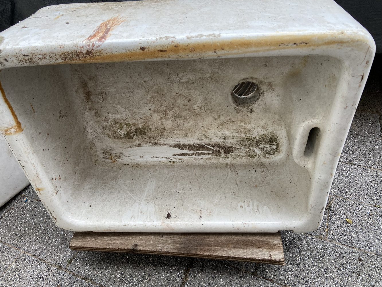 Large Butler Sink sizes