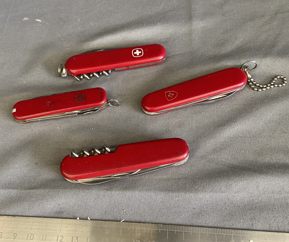 4 Pen Knives