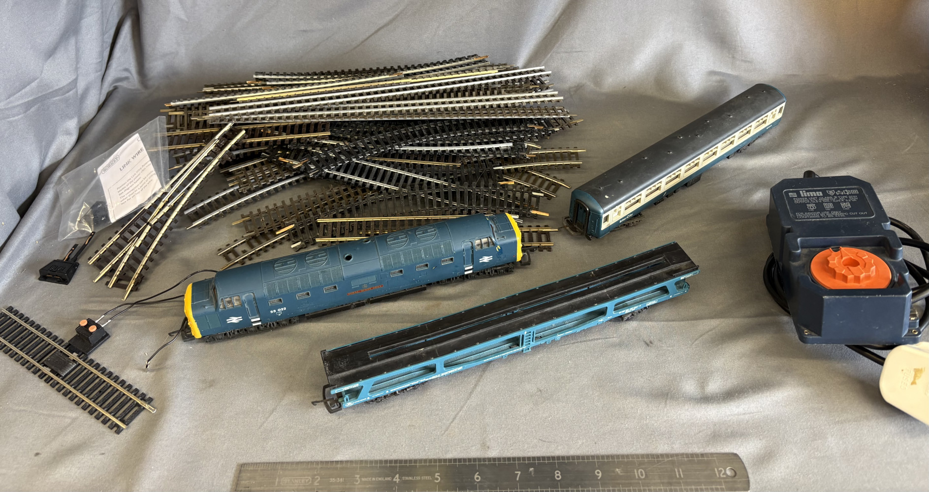 Vintage Lima Models British Rail Class 55 diesel locomotive set