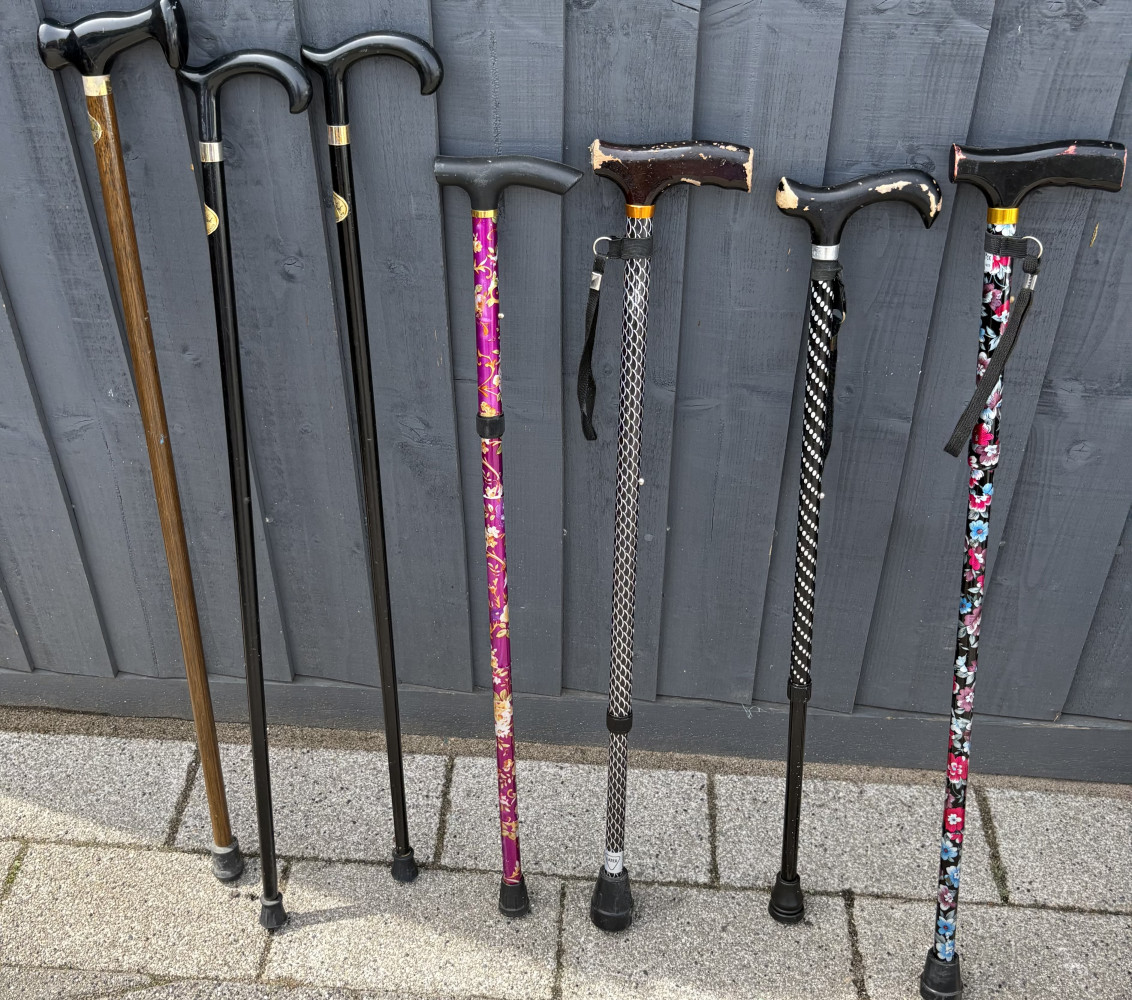 Mixed lot of walking sticks most are adjustable