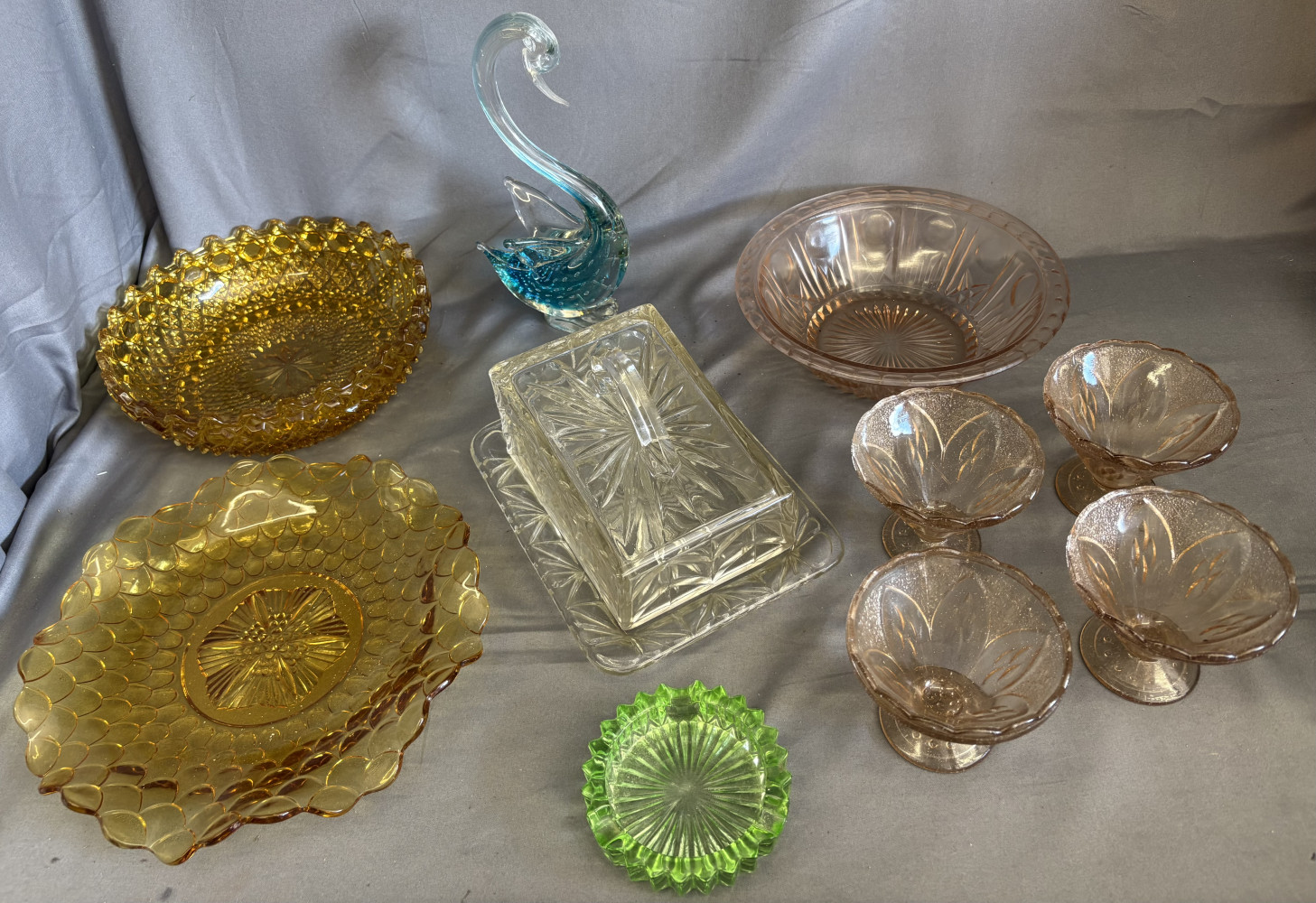 Mixed glass lot including Marino swan and carnival glass