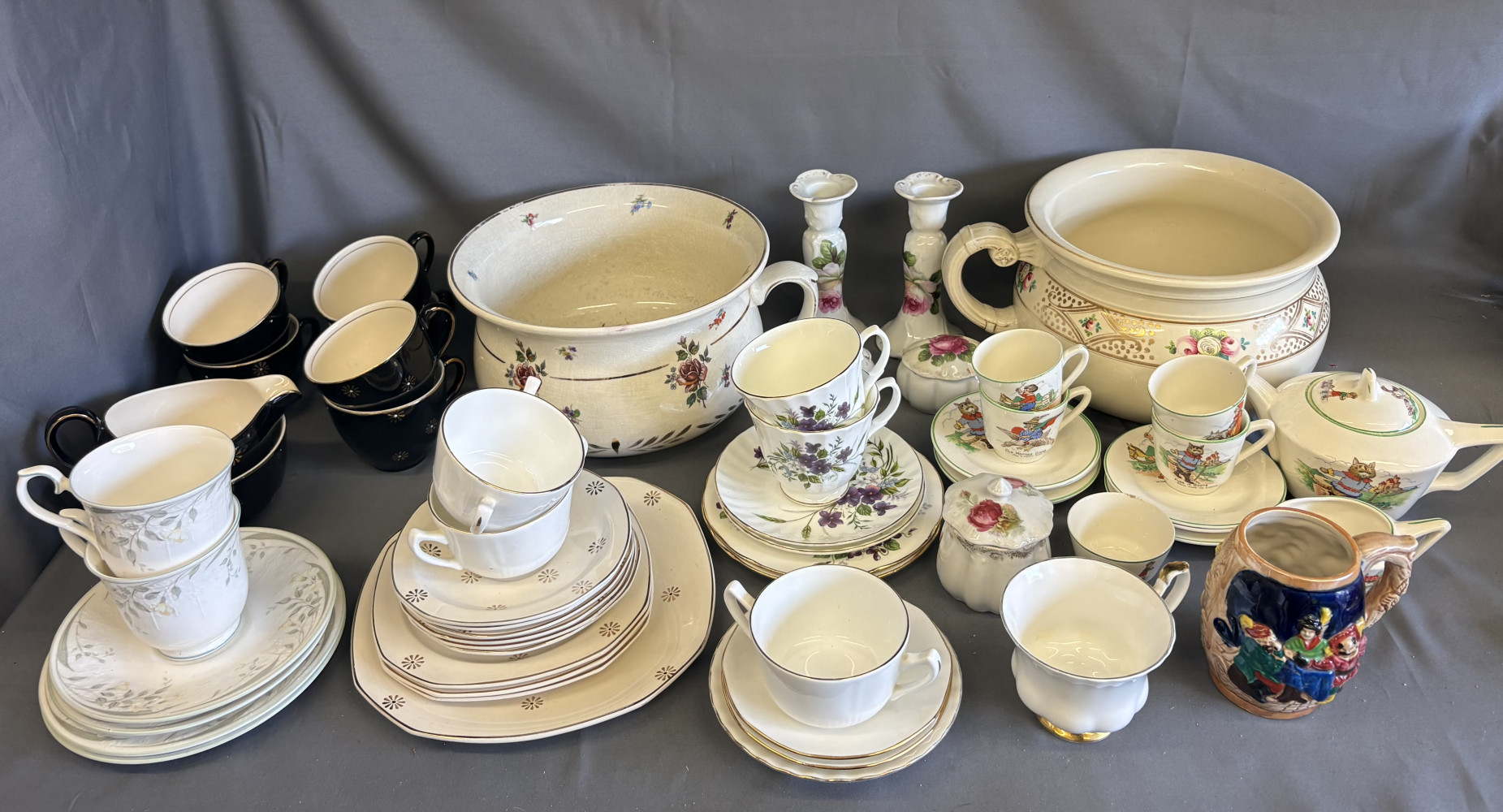 2 chamber pots, nursery ware, and large lot of other china