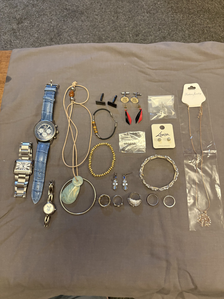 Mixed jewellery including watches, earrings and bracelets