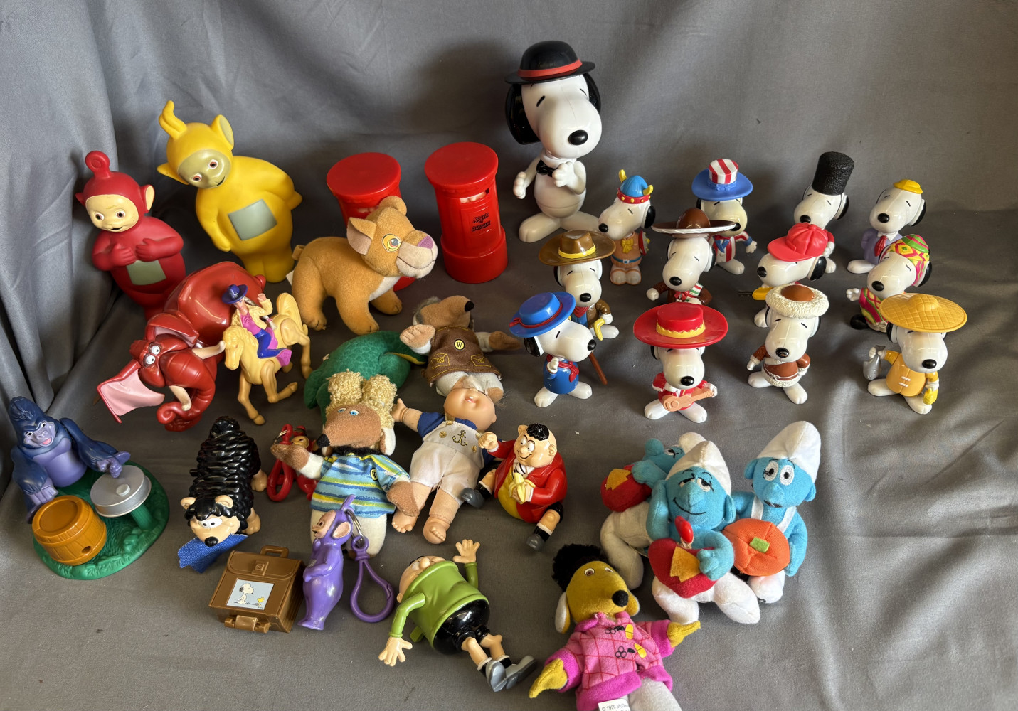 Lot of vintage McDonald’s toys and some other