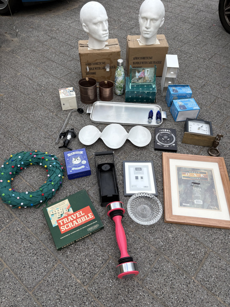 Mixed household lot, polystyrene heads, trays, copper planters, pictures, cards and other mixed items