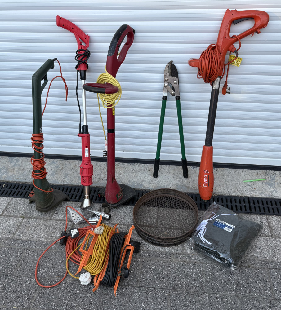Mixed garden electricals and garden tools