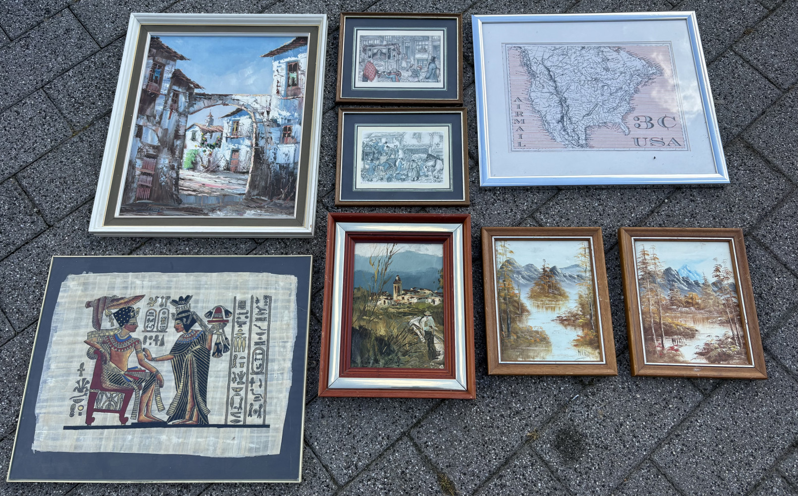 Mixed lot of various pictures and prints