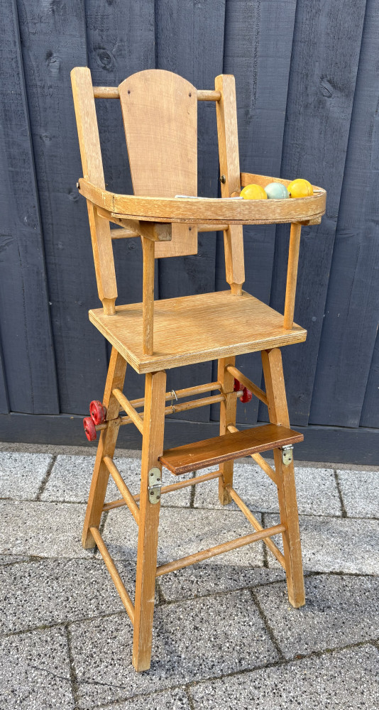 Small Teddy’s High Chair which changes into a cart, 75 cms tall