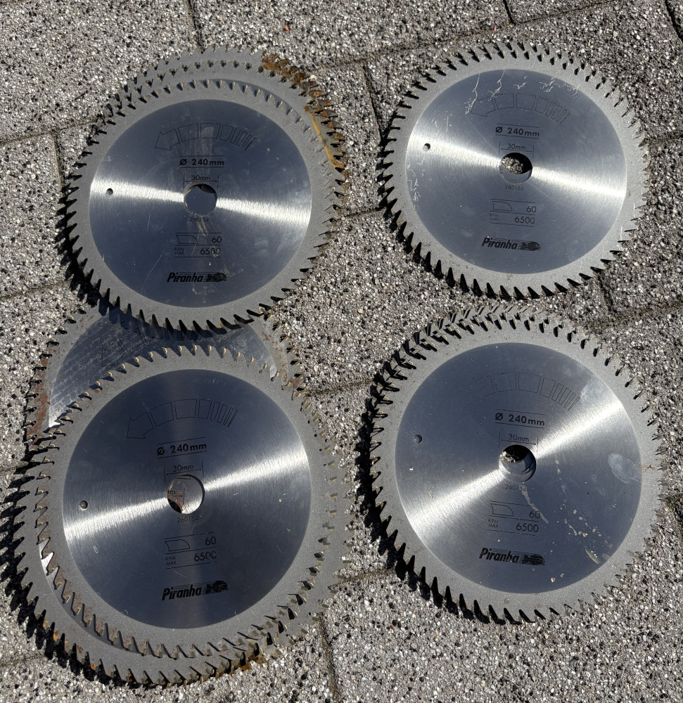 22 Piranha circular saw blades with a 240 mm diameter