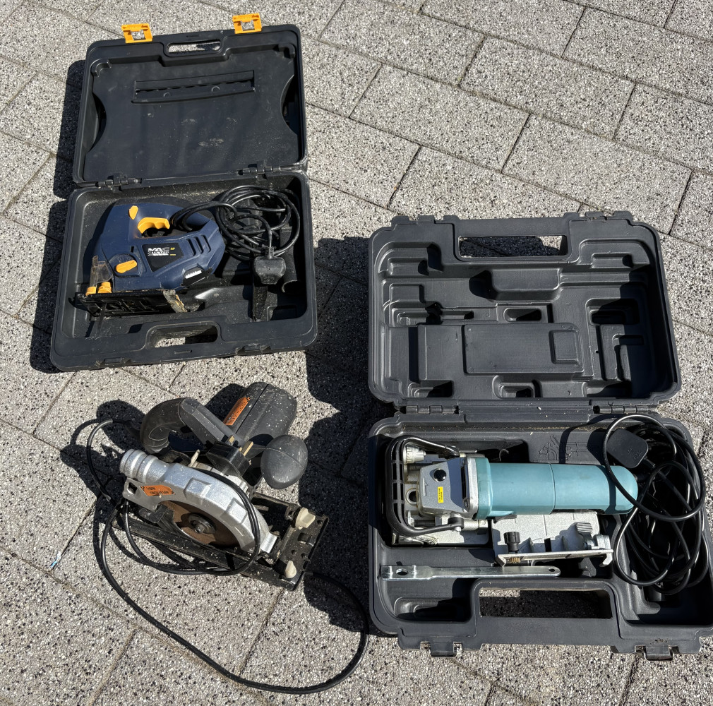 Erbauer biscuit joiner, circular saw and jigsaw kit with huge number of blades