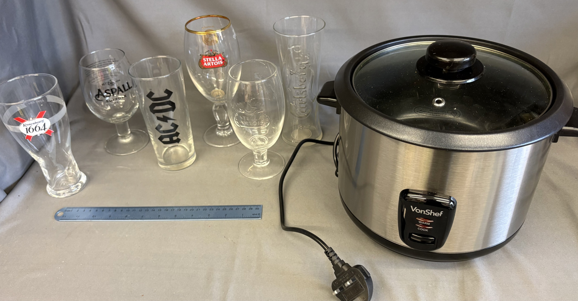 Large Slow Cooker and six mixed pint glasses