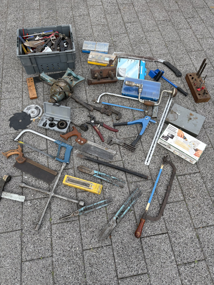 Very large lot of mixed tools,