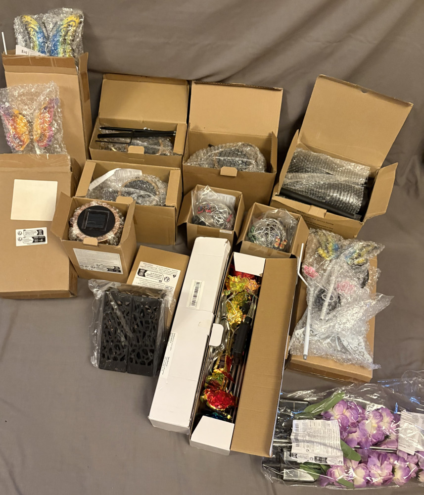 Large lot of new garden solar lights