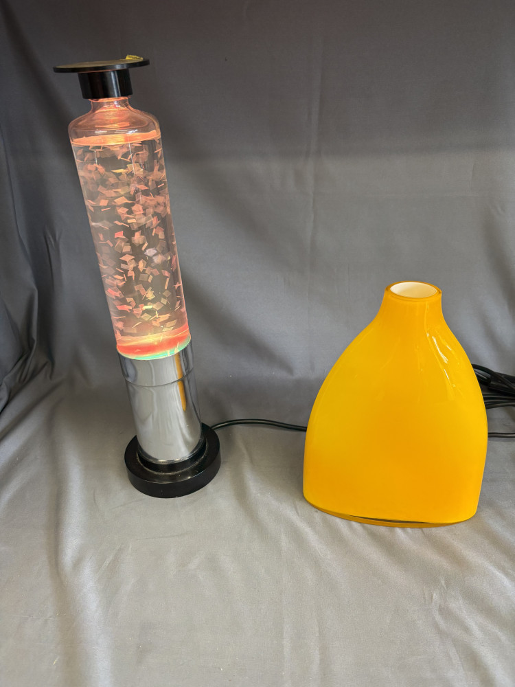Cool as Retro glitter lamp and yellow glass vase