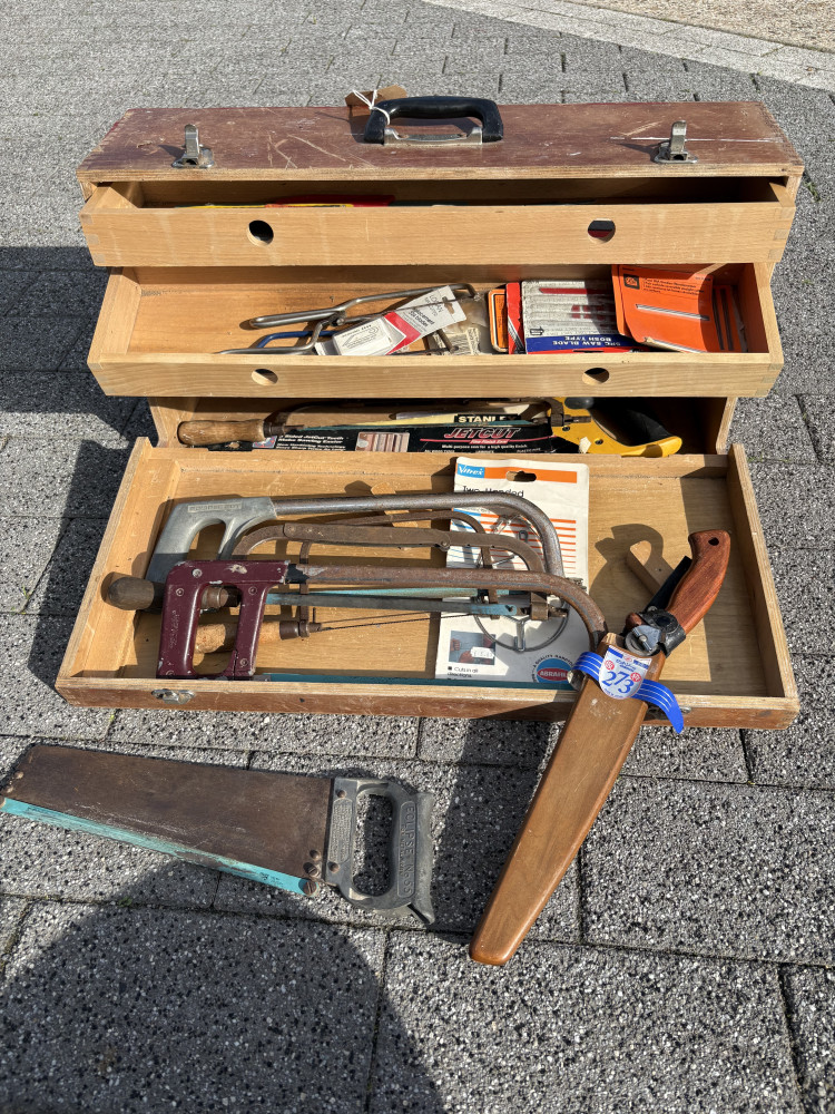 Carpenters tools box loaded with handsaws and various saw blades 69cms x 37 cms x 22cms