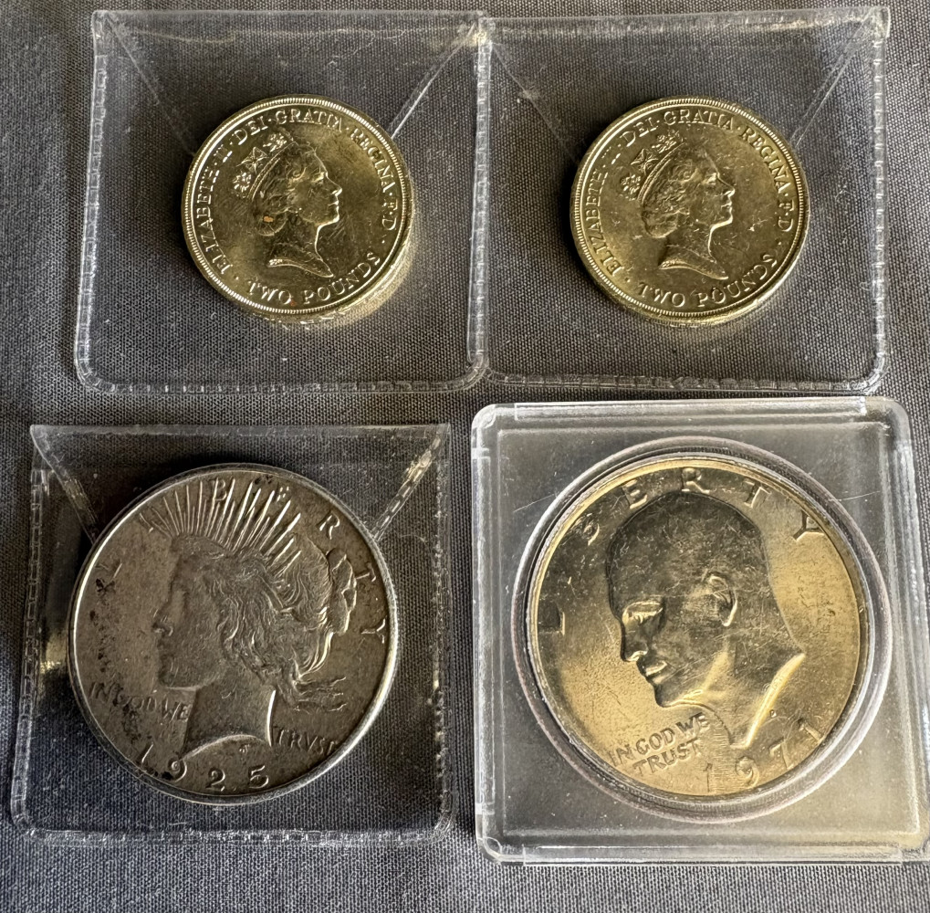 1925 United States Peace Silver Dollar, 1971 United States Eisenhower One Dollar coin, 2 x £2 ERROR coins with up side down written around the edge
