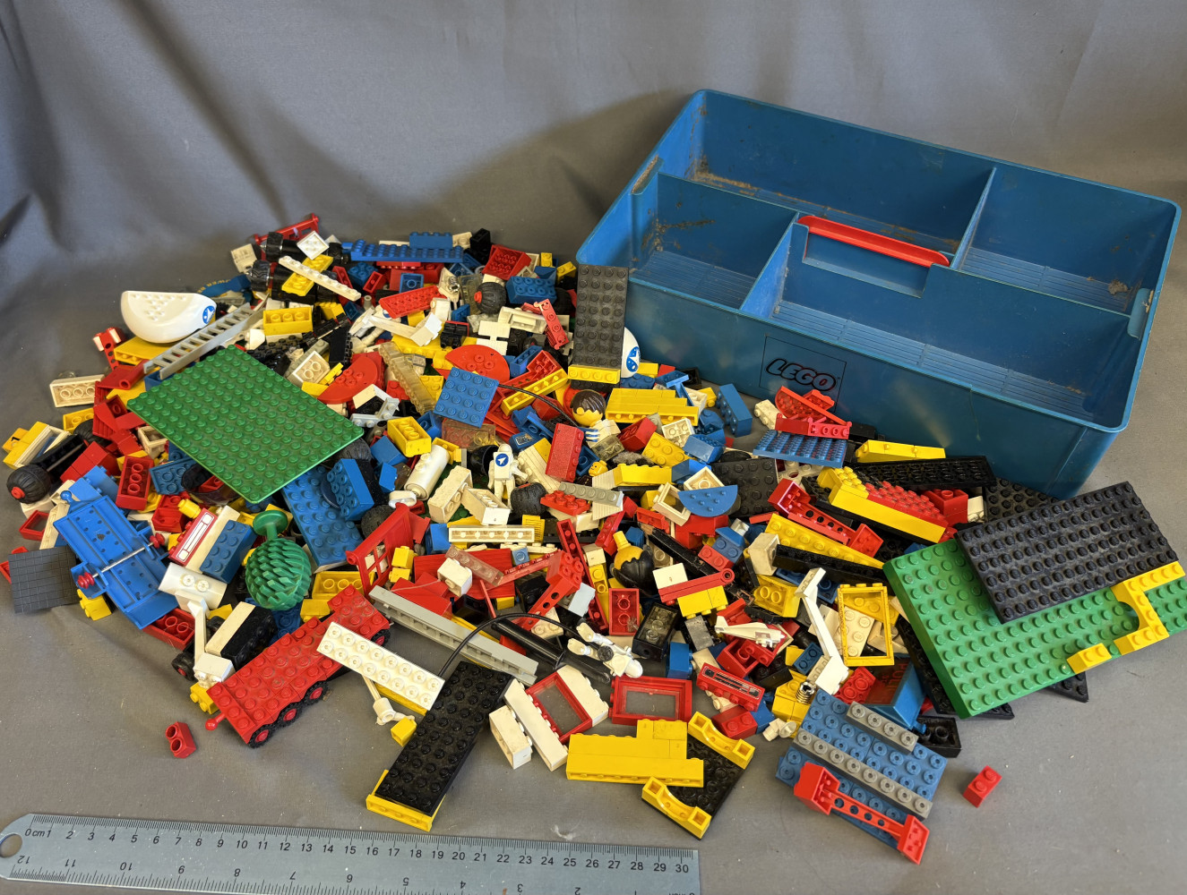 Mixed bundle of Lego