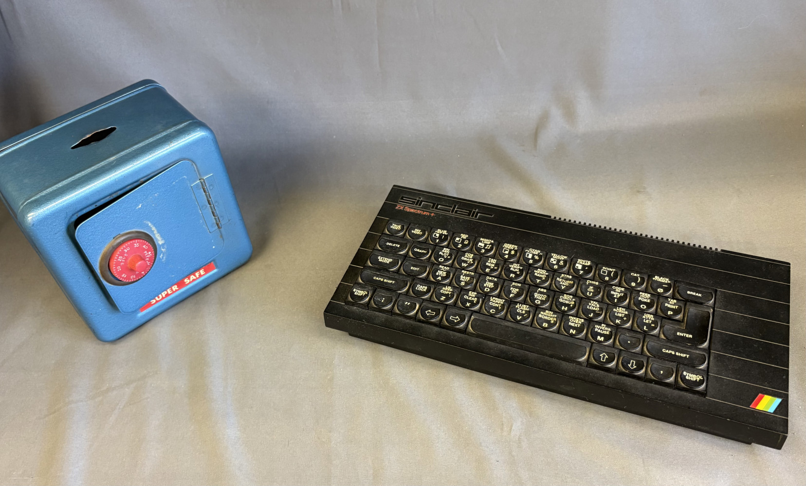 Sinclair ZX SPECTRUM + untested keyboard and money box safe