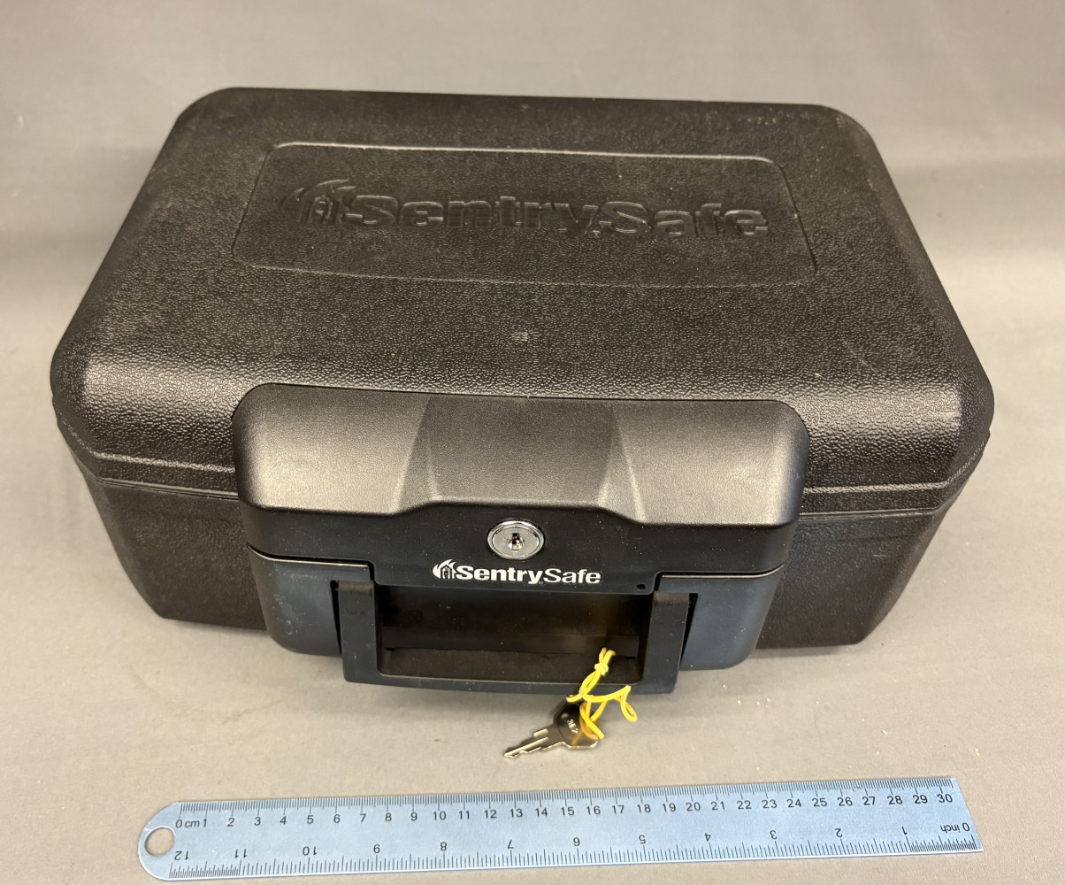 Fire resistant money Safe with key, approx 35x28x16cm