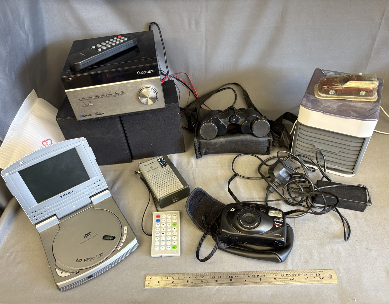 Little stereo, binoculars, camera and other electrical items