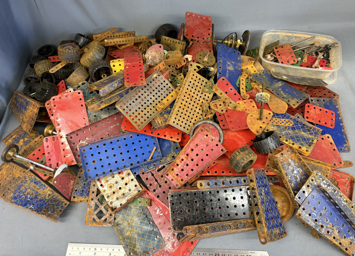 Large lot of vintage Meccano and some newer wheels