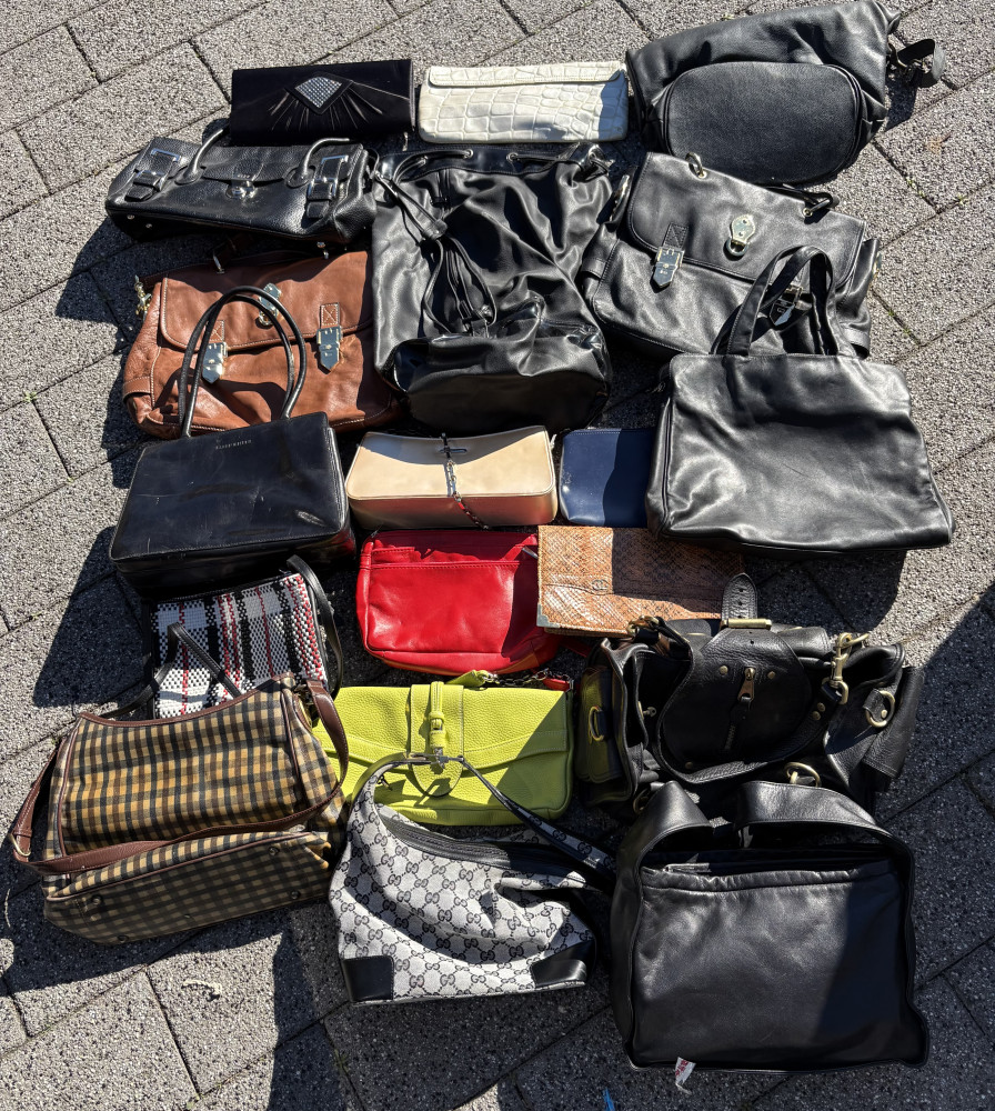 Large mixed lot of handbags