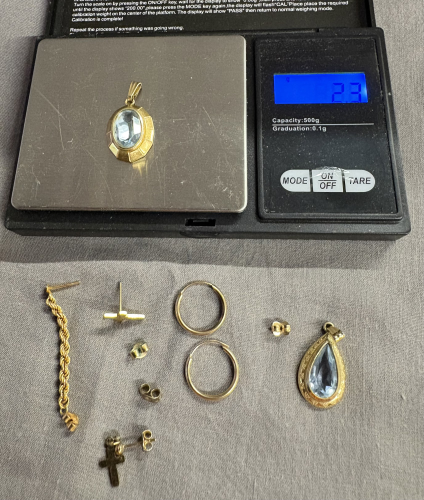 14ct Rolled gold pendant and other costume jewellery