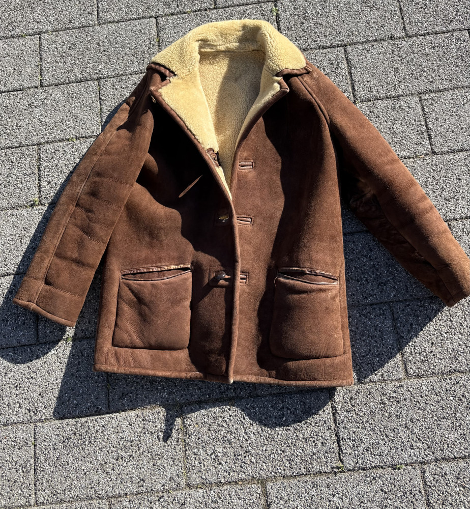 brown suede and genuine sheepskin shearling jacket with a light-coloured fleece lapel and large front patch pockets Small size