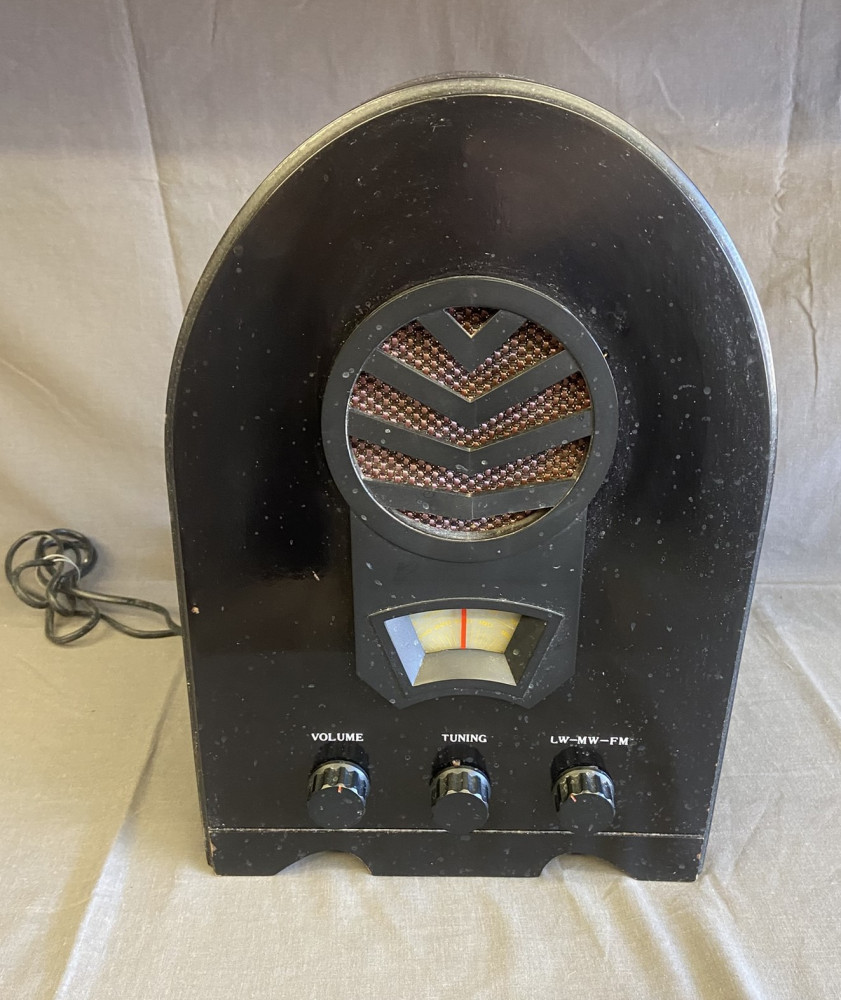 Vintage Style Cathedral Radio with LW/MW/FM Band width