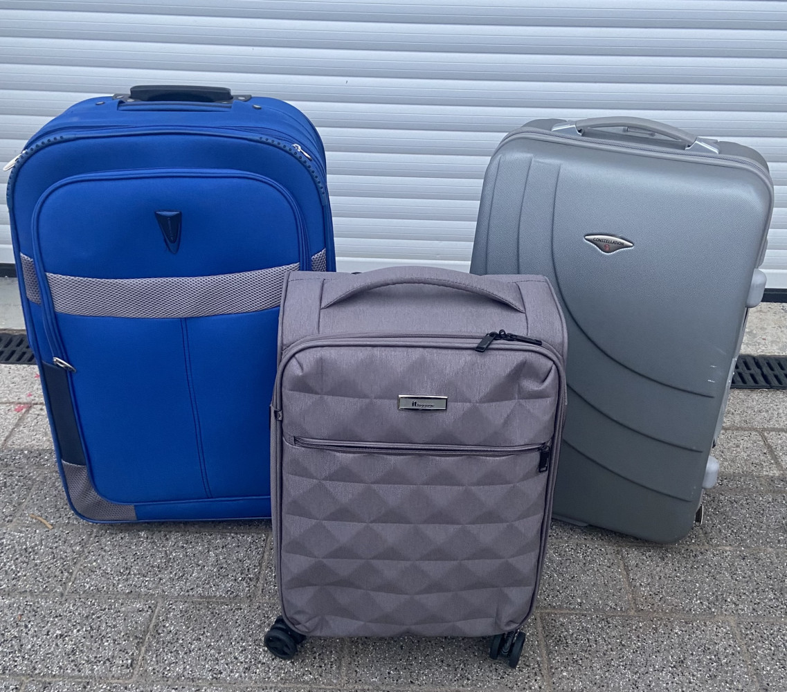3 Suitcases inc IT 4 wheeled case