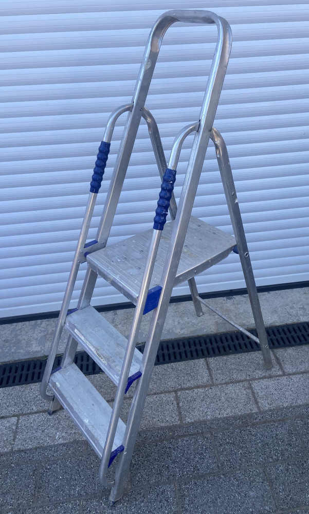 Metal Step ladder