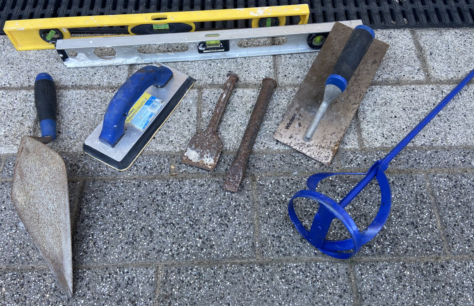 Trowels and builders tools