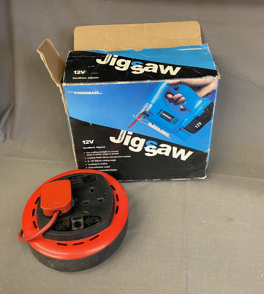 Cordless jigsaw and Extension lead