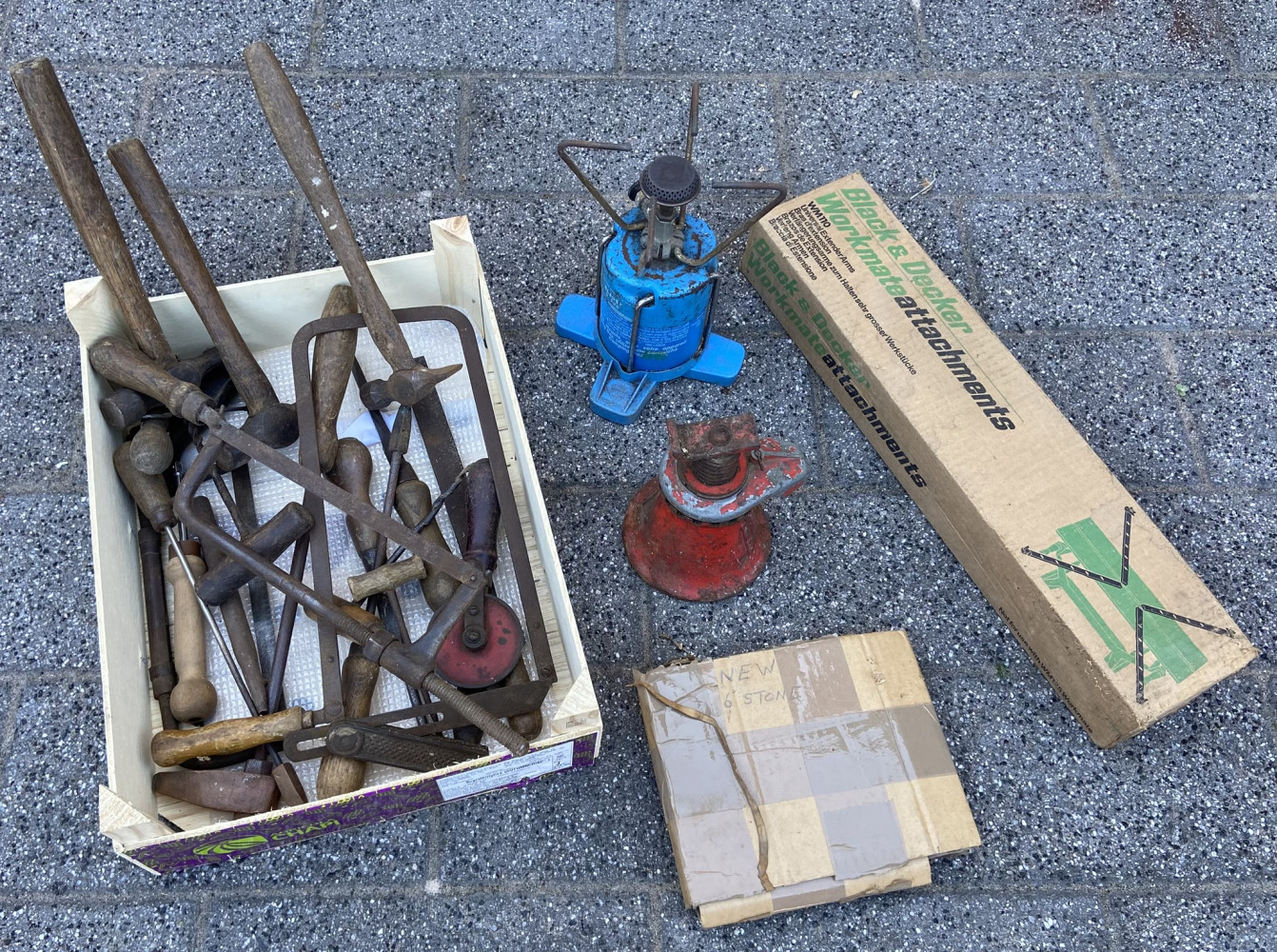 Vintage tools, jack, workbench accessories 
