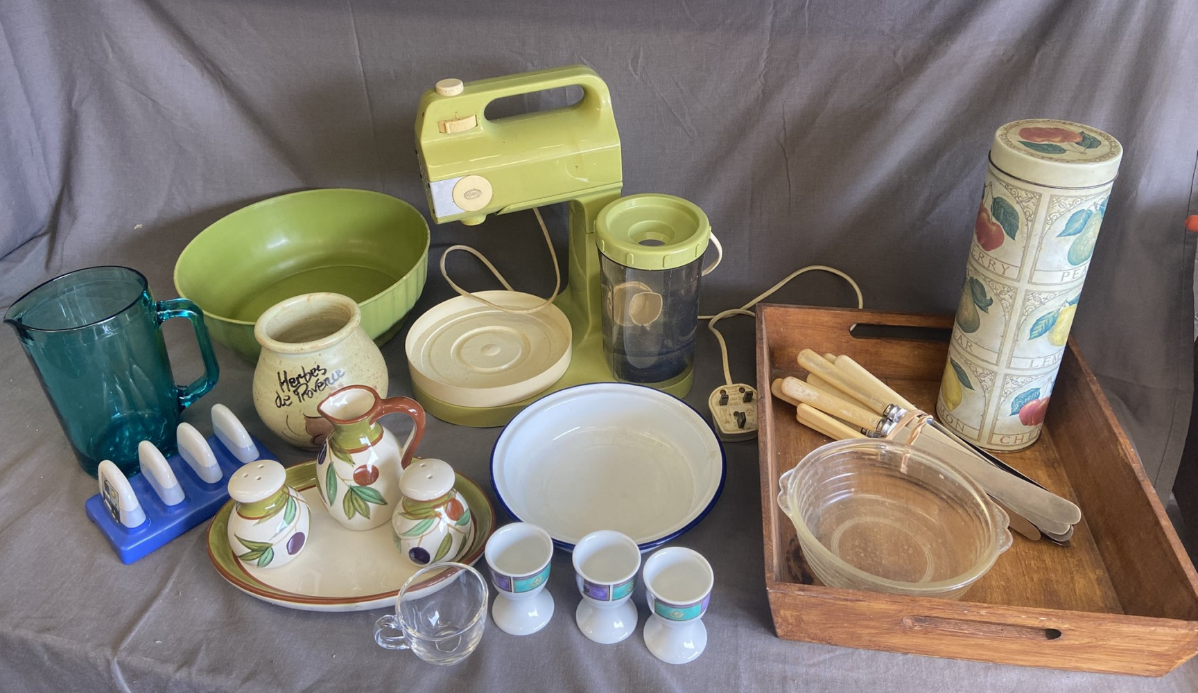 Vintage kitchen wares