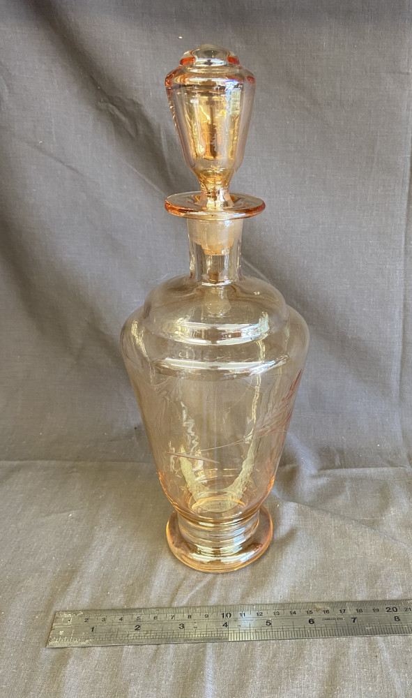 Glass decanter