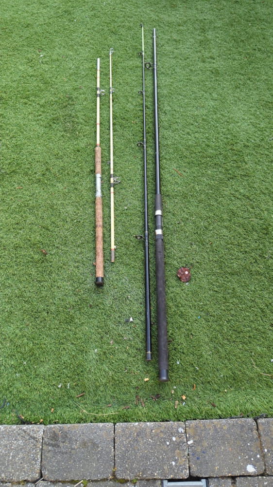 2 sea fishing rods 